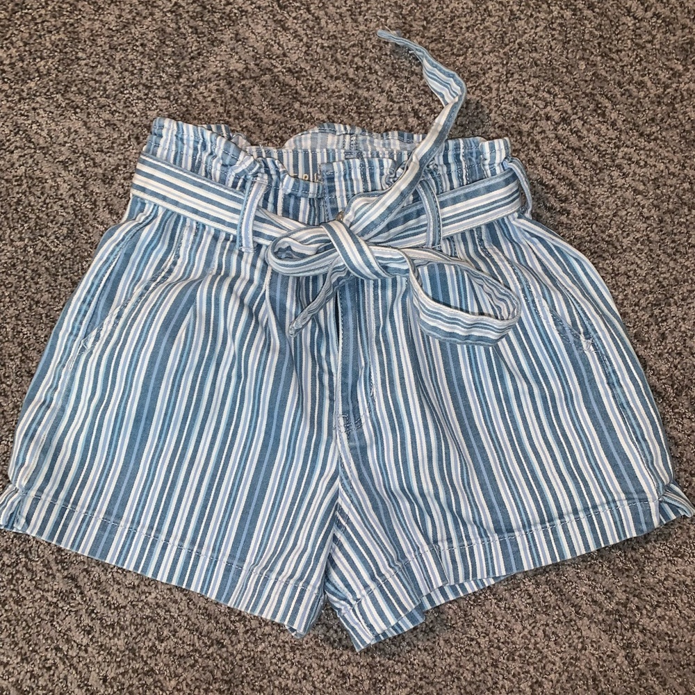 Tie shorts